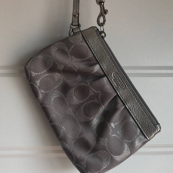 Brand new coach clutch - Picture 1 of 3